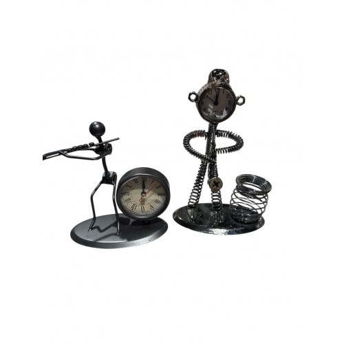 Metal adam masa saati