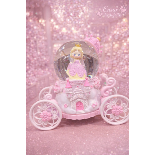 Araba tasarımlı kar küresi Araba tasarımlı kar küresi